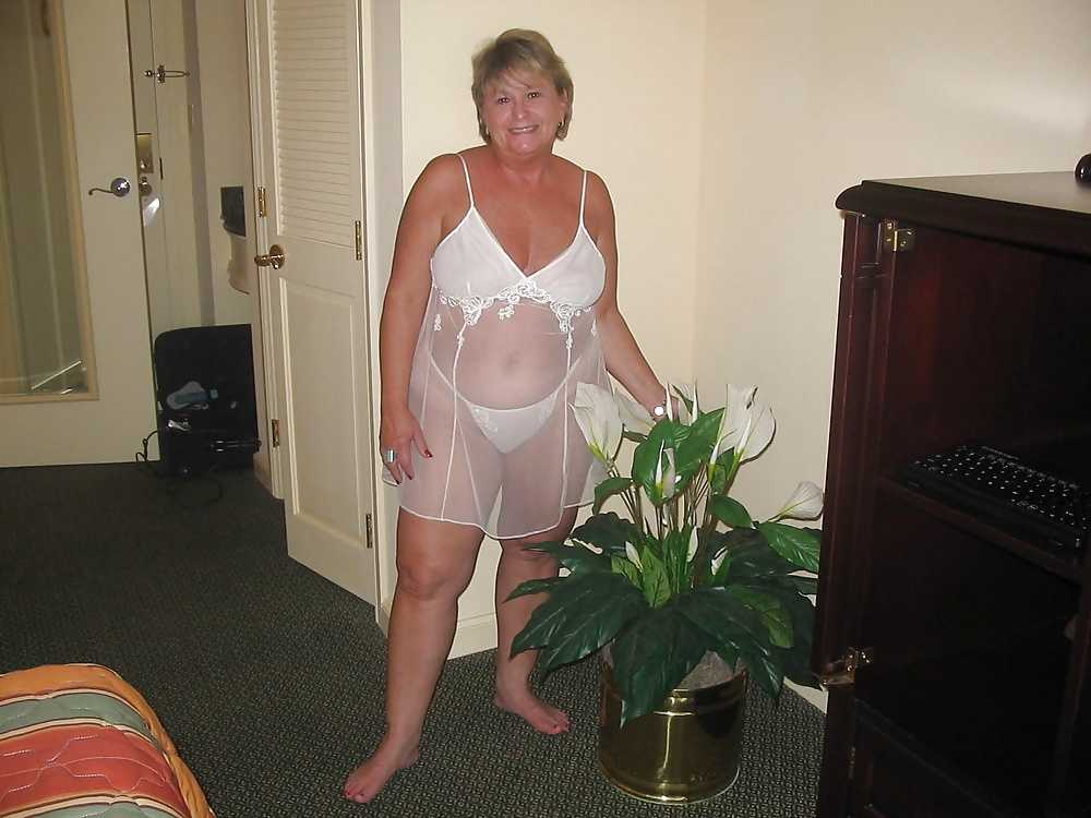 Milfs and matures 30
