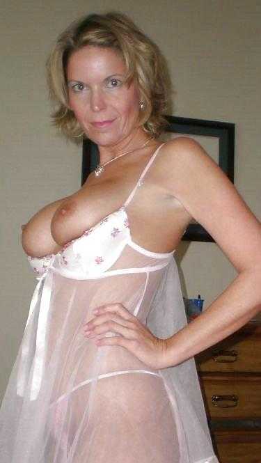 Ohh more hot Matures  & MILFs